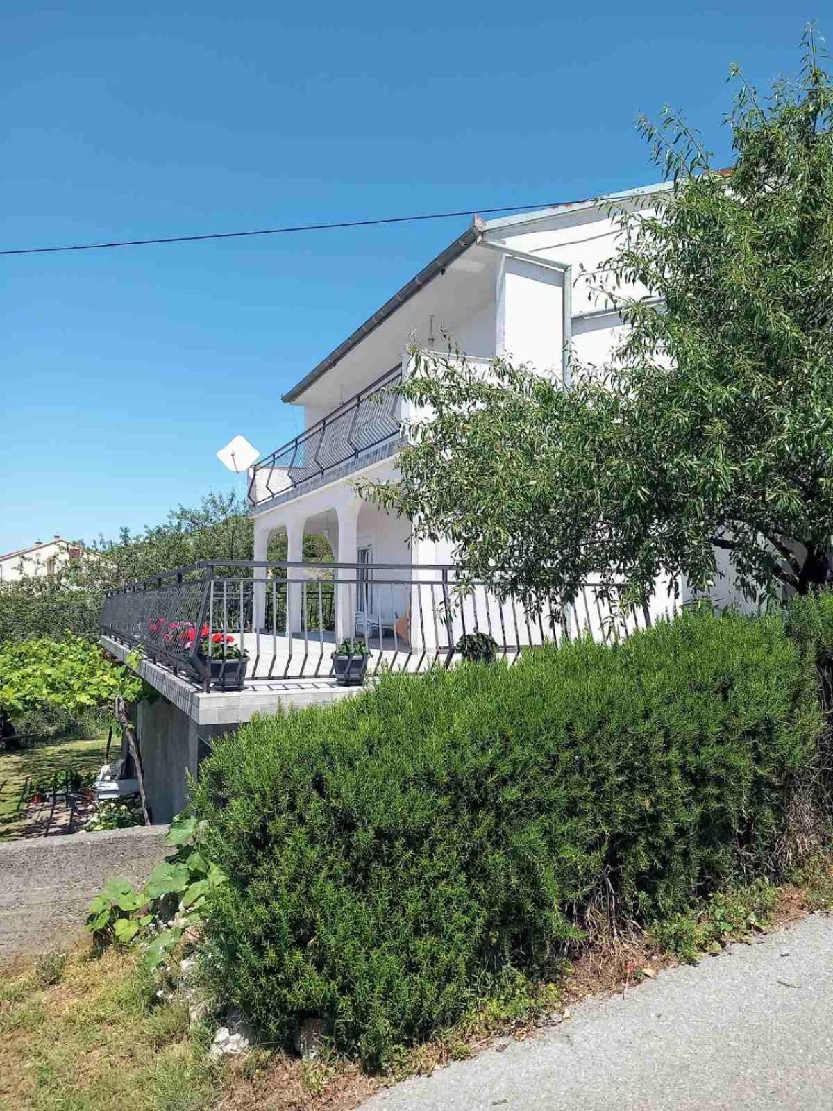 Apartman Tralje سينج الغرفة الصورة